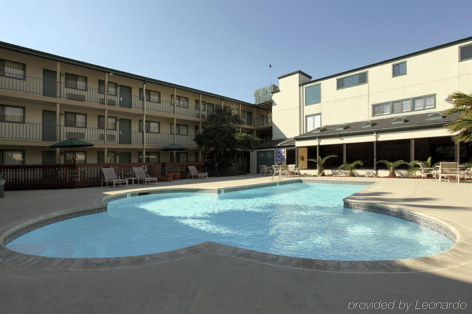 Amerihome Inn & Suites Houston Airport North Екстер'єр фото