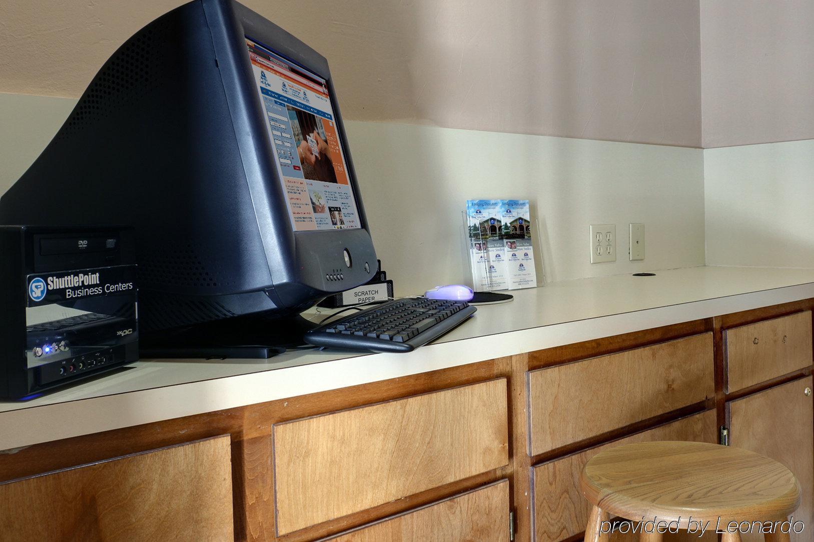 Amerihome Inn & Suites Houston Airport North Зручності фото